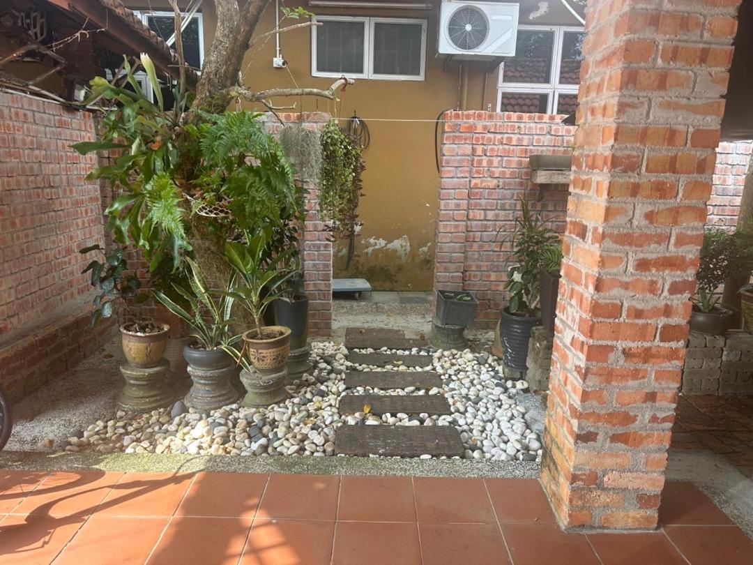 Lelangit Inn Port Dickson Exterior photo
